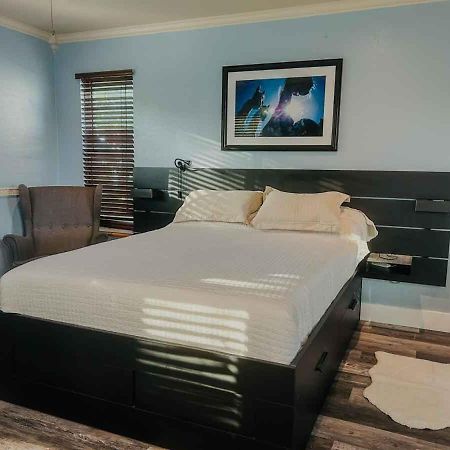 דלריי ביץ' Artistic Retreat, King Suite With Private Balcony! מראה חיצוני תמונה